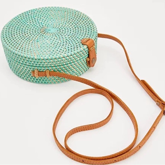 POPPY & SAGE Camilla Woven Rattan Circle Crossbody - Picture 1 of 8